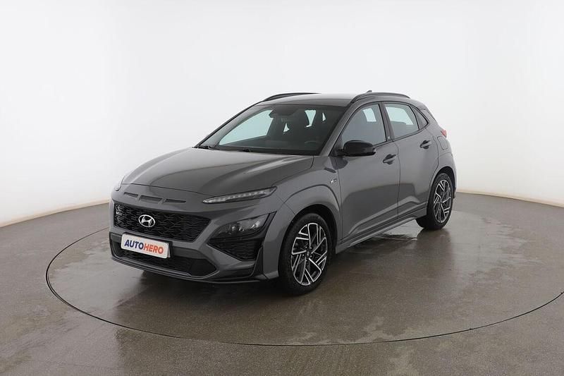 Usado Hyundai Kona N Line 120 CV (88 kW) 2022 Gris SUV