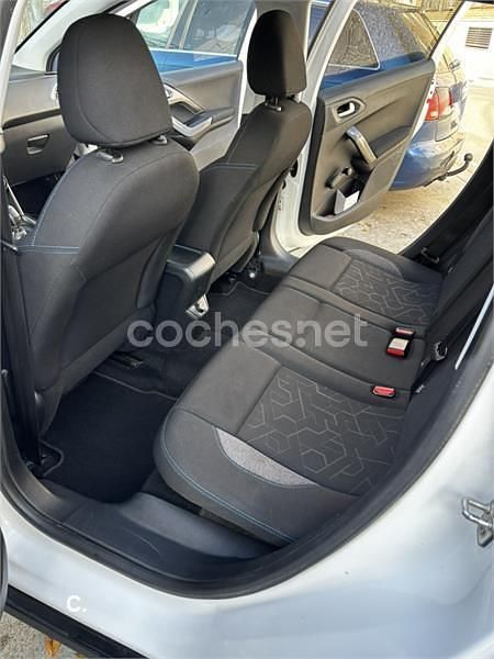 Usado Peugeot 2008 Style 100 CV (73 kW) 2017 Blanco SUV