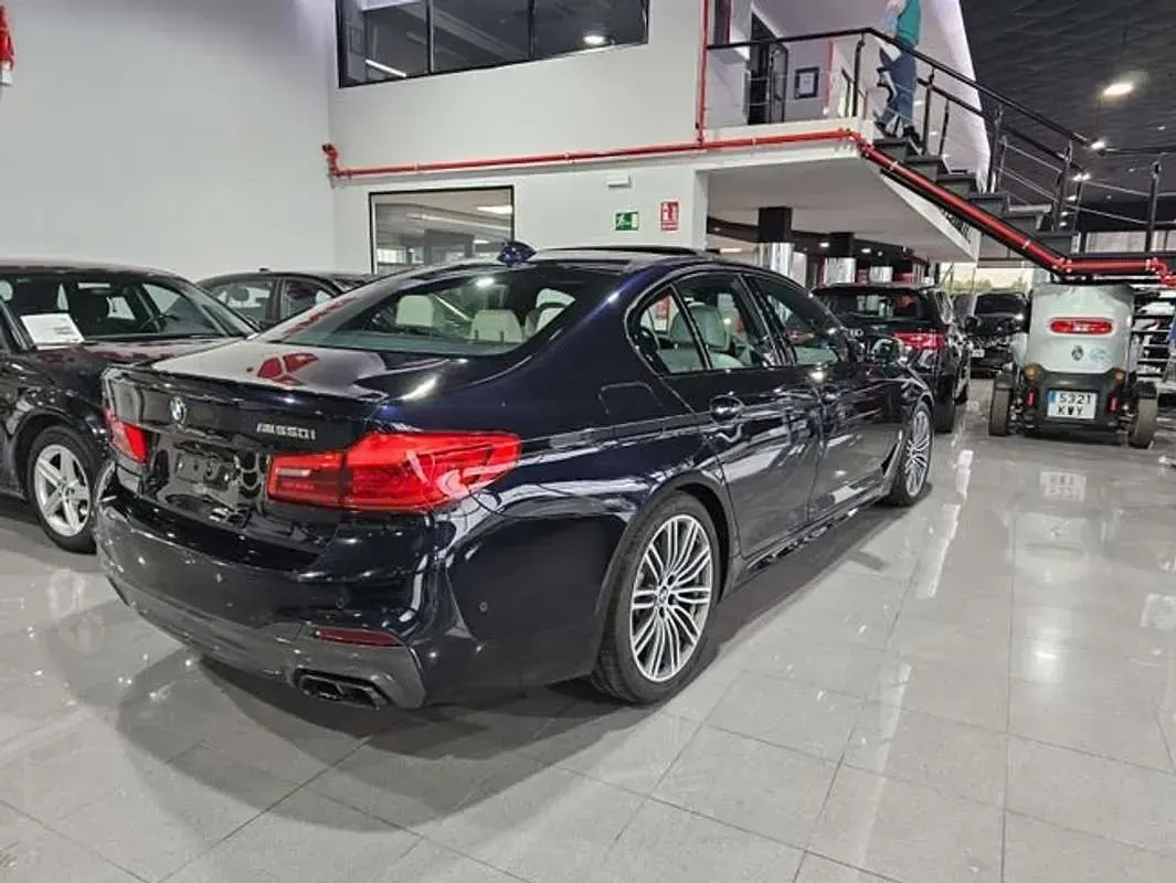 Usado BMW M550 462 CV (339 kW) 2017 Azul Berlina