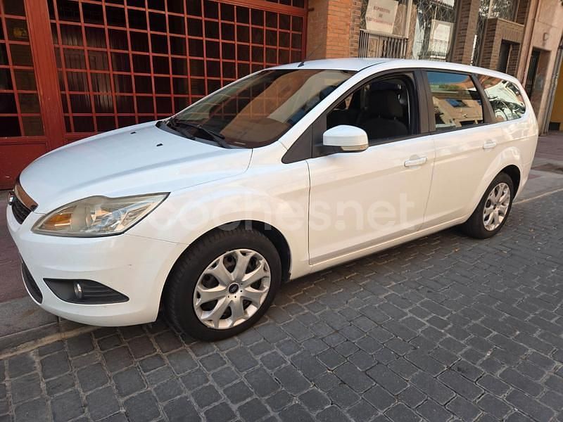 Blanco Usado 2009 Ford Focus Trend Familiar | 4500 € (Precio justo) - Imagen 1/4
