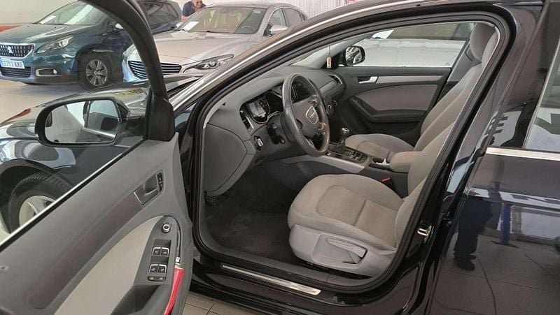 Usado Audi A4 Advanced 150 CV (110 kW) 2013 Azul Berlina