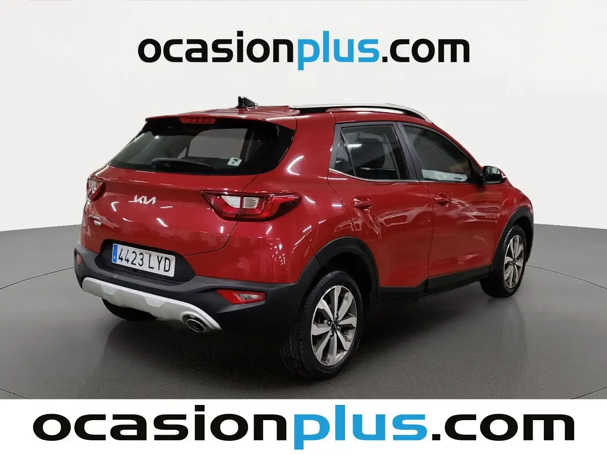 Usado Kia Stonic 101 CV (74 kW) 2022 Rojo SUV