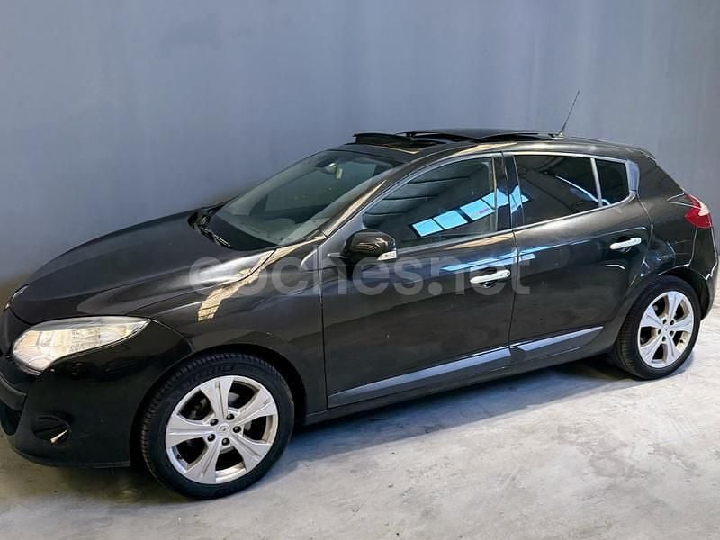 Negro Usado 2010 Renault Mégane III Dynamique Berlina | 5500 € (Precio justo) - Imagen 1/4