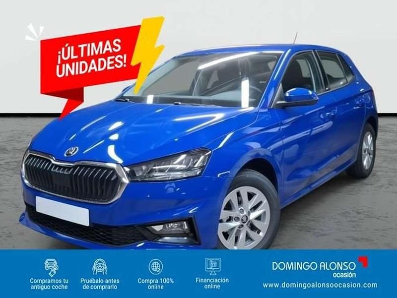 Usado Skoda Fabia Selection 95 CV (69 kW) 2025 Azul Utilitario