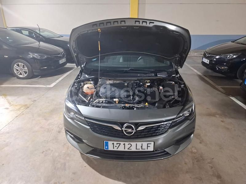 Usado Opel Astra Business Elegance 145 CV (106 kW) 2020 Gris / plata Familiar