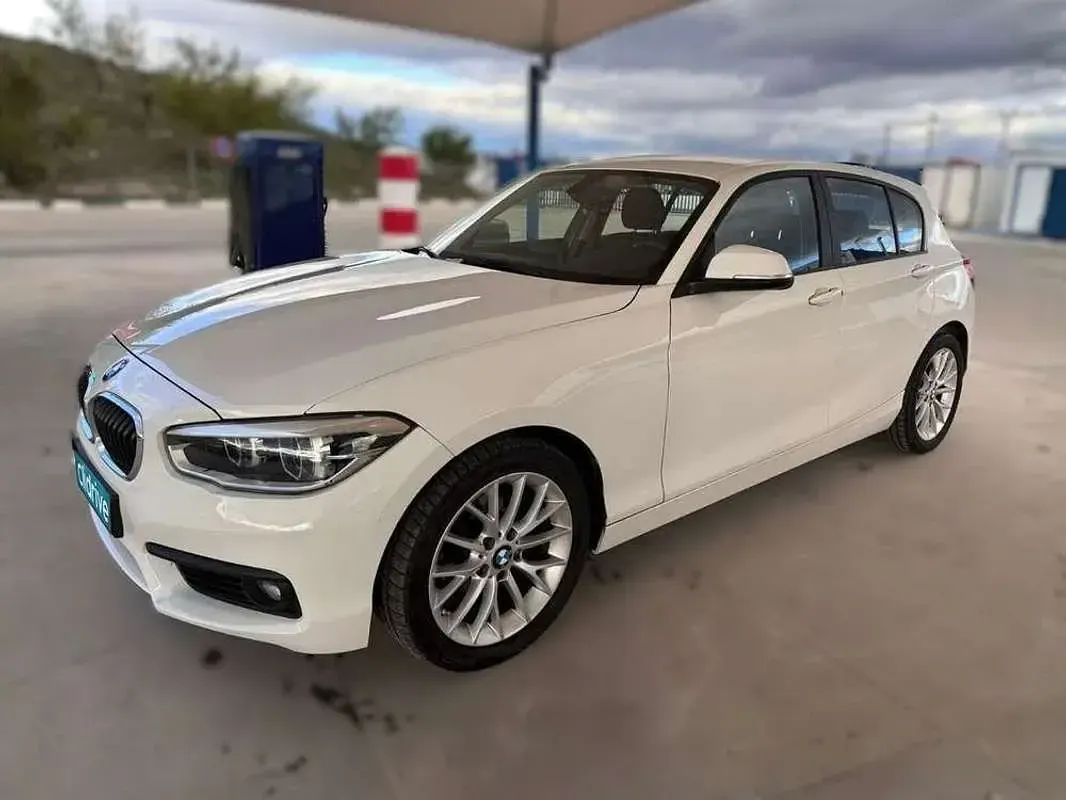 Usado BMW 118 150 CV (110 kW) 2017 Blanco Utilitario