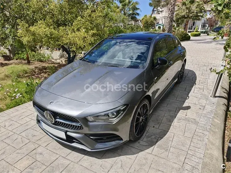 Usado Mercedes CLA250e Shooting Brake 218 CV (160 kW) 2022 Gris / plata Familiar