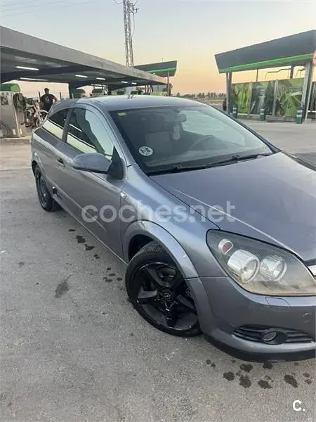 Usado Opel Astra GTC Enjoy 100 CV (73 kW) 2007 Gris / plata Berlina