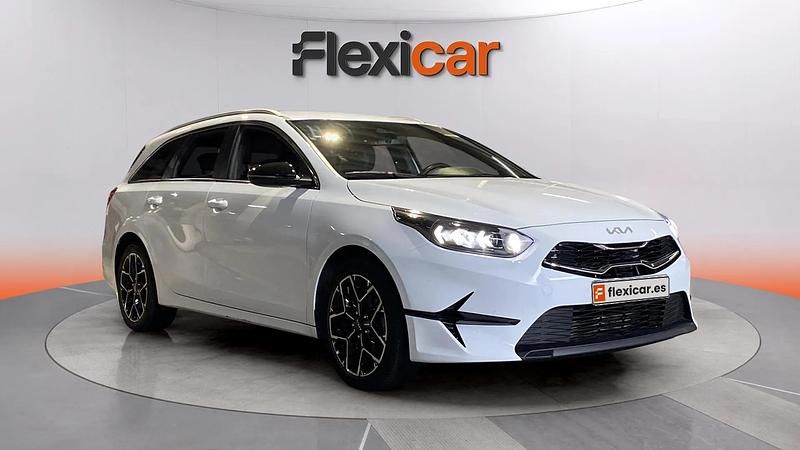 Usado Kia Ceed Style 100 CV (73 kW) 2025 Blanco Utilitario
