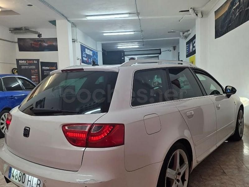 Usado Seat Exeo Sport 210 CV (154 kW) 2012 Blanco Familiar
