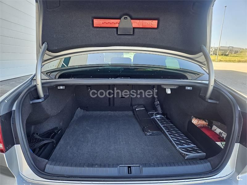 Usado VW Passat Advance 150 CV (110 kW) 2017 Gris / plata Berlina