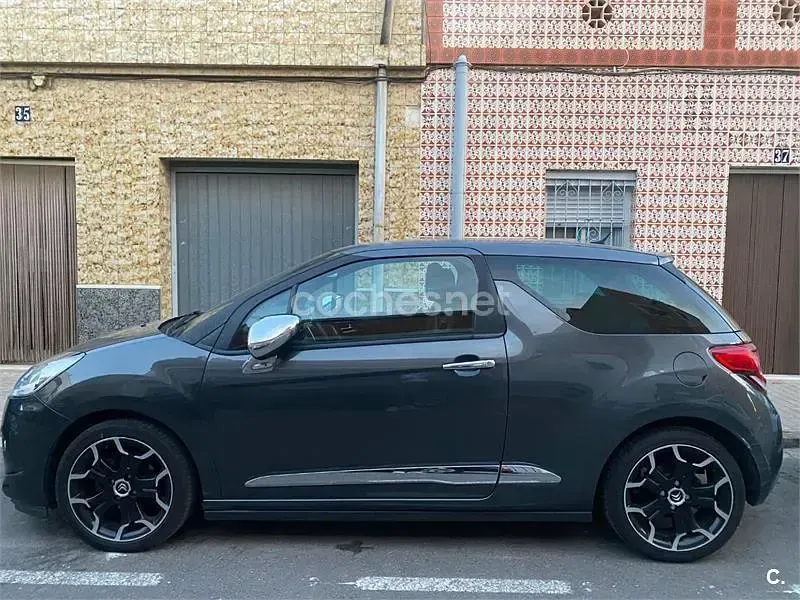 Usado Citroën DS3 Style 92 CV (67 kW) 2012 Gris / plata Berlina