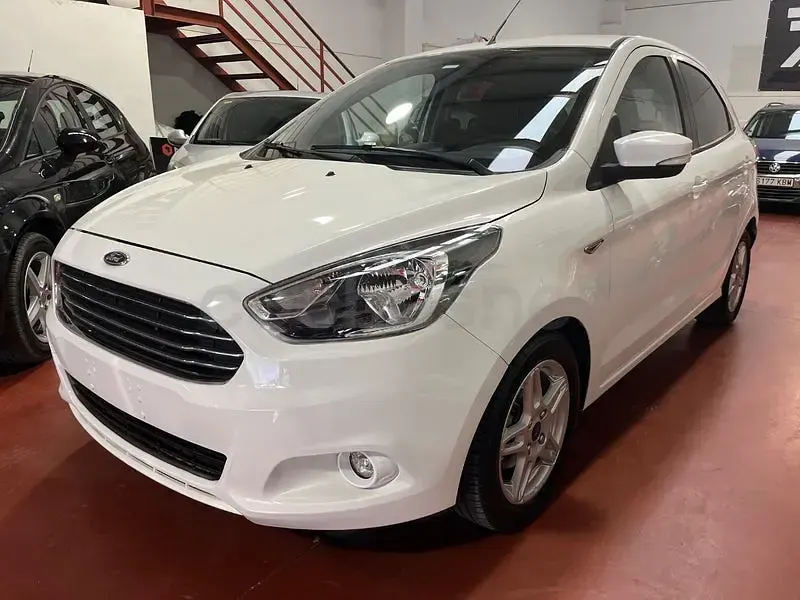 Usado Ford Ka Plus Ultimate 85 CV (62 kW) 2017 Blanco Utilitario