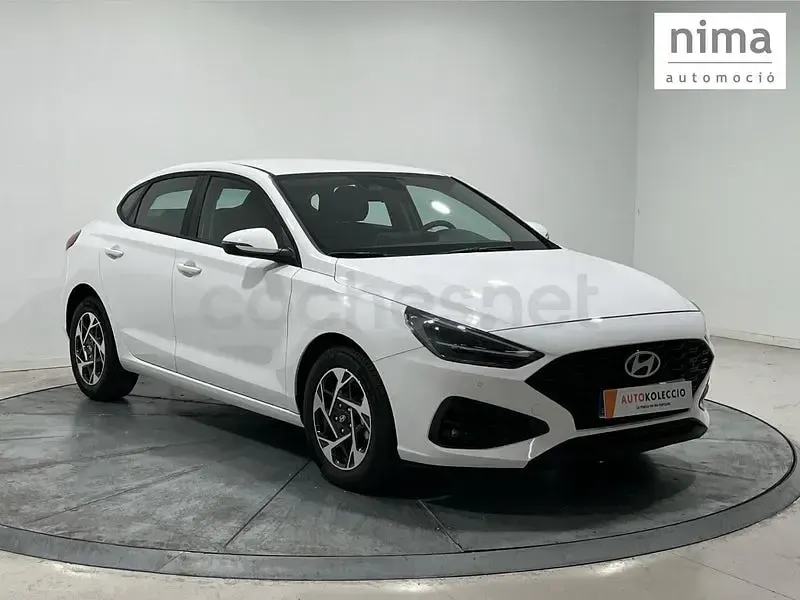 Nuevo Hyundai i30 100 CV (73 kW) 2026 Blanco Berlina
