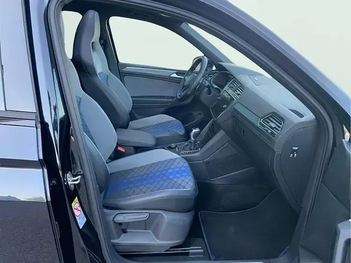 Usado VW Tiguan R 320 CV (235 kW) 2023 Negro SUV