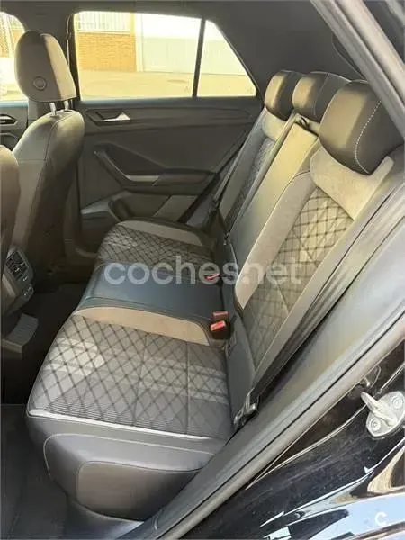 Usado VW T-Roc R-line 150 CV (110 kW) 2023 Negro SUV
