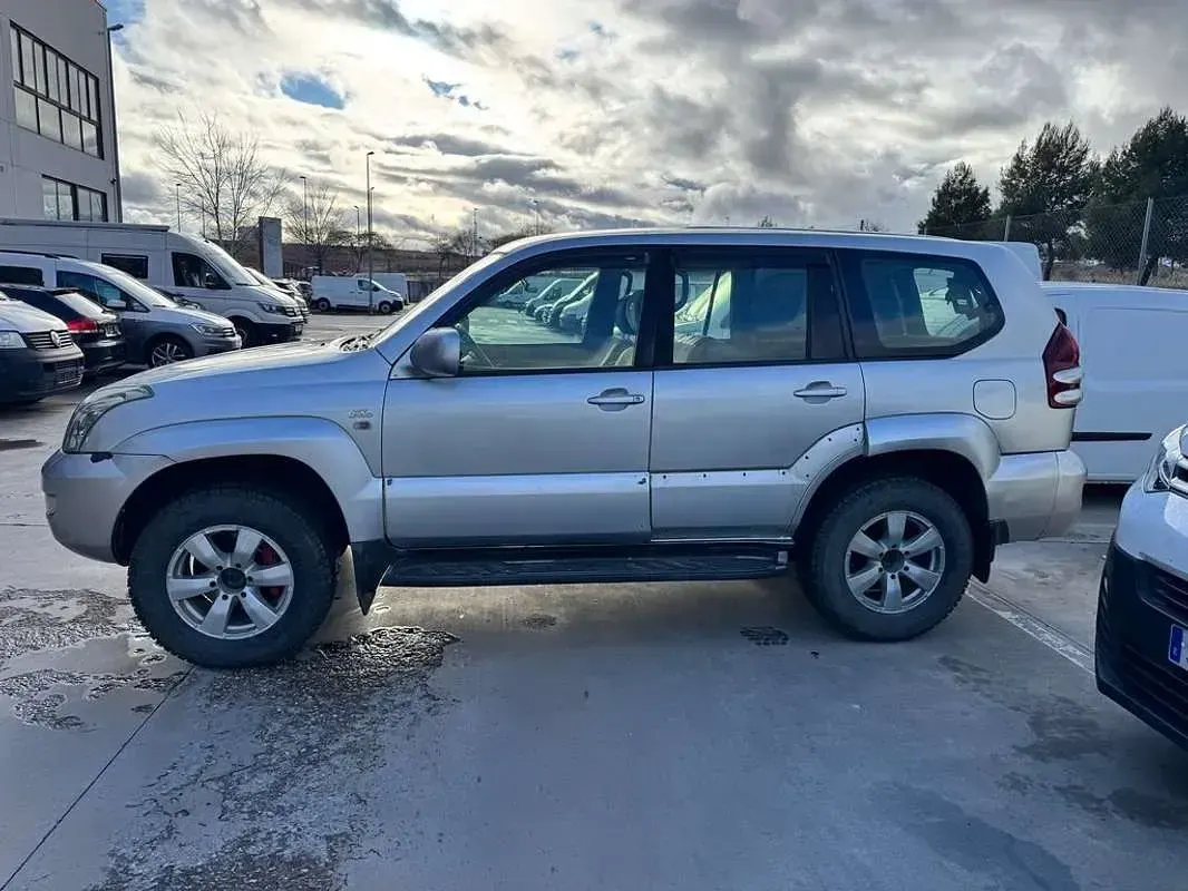 Usado Toyota Land Cruiser 166 CV (122 kW) 2008 Gris SUV