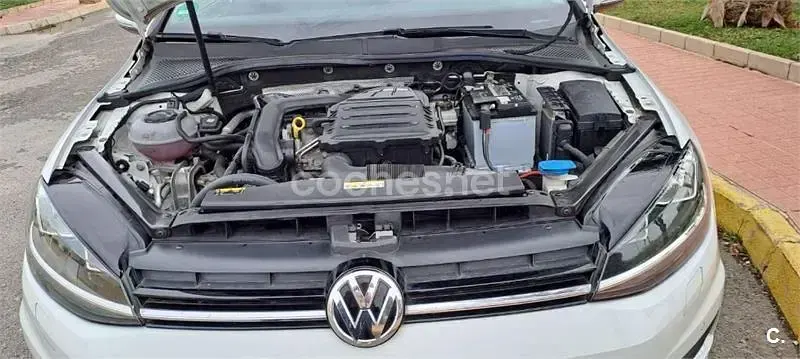 Usado VW Golf VII Advance 115 CV (84 kW) 2020 Blanco Familiar