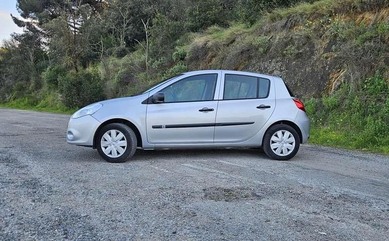 Usado Renault Clio II Expression 75 CV (55 kW) 2011 Utilitario