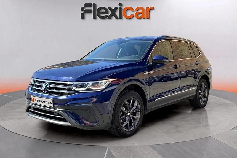 Usado VW Tiguan Allspace Life 150 CV (110 kW) 2023 Azul SUV