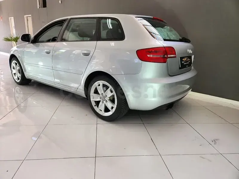 Usado Audi A3 Ambition 160 CV (117 kW) 2010 Gris / plata Utilitario