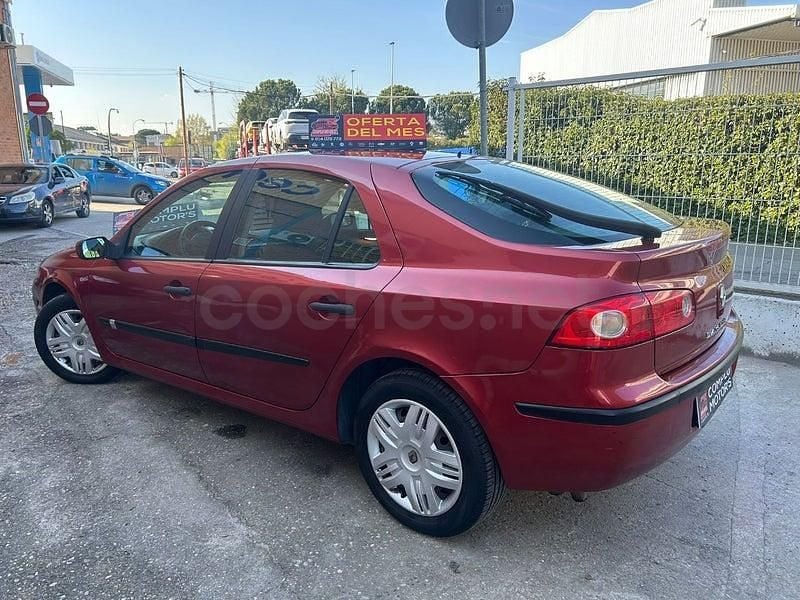 Usado Renault Laguna II Authentique 110 CV (80 kW) 2006 Granate Berlina
