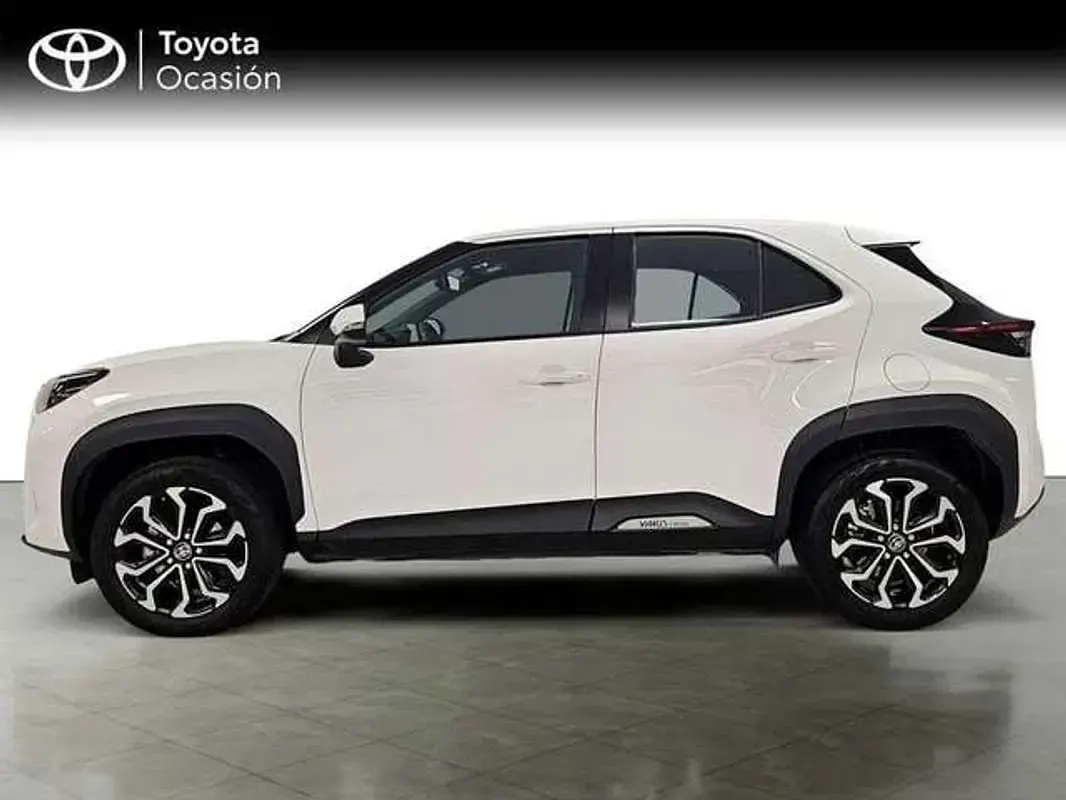 Usado Toyota Yaris Cross Active 116 CV (85 kW) 2022 Blanco SUV