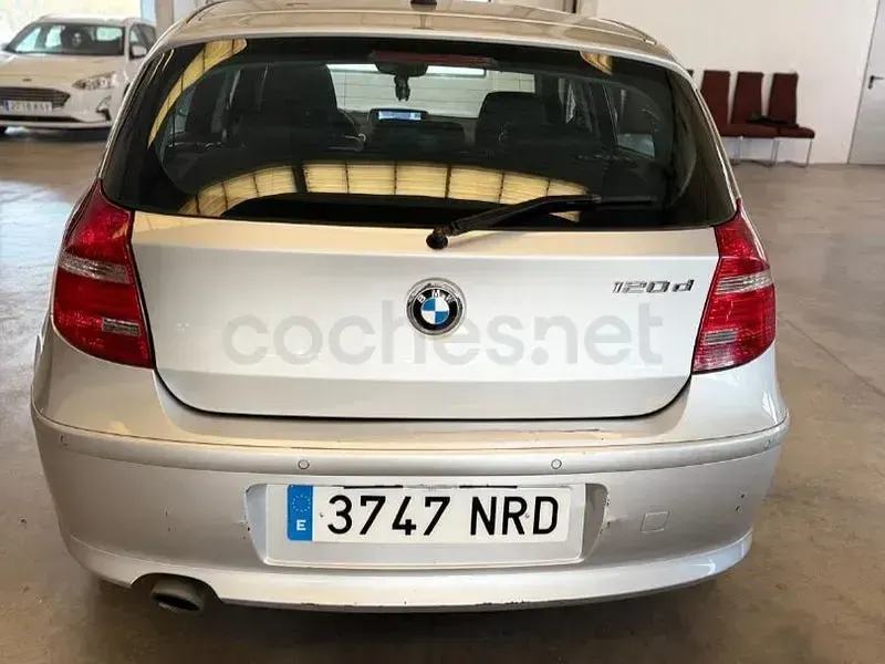 Usado BMW 120 177 CV (130 kW) 2010 Gris / plata Utilitario