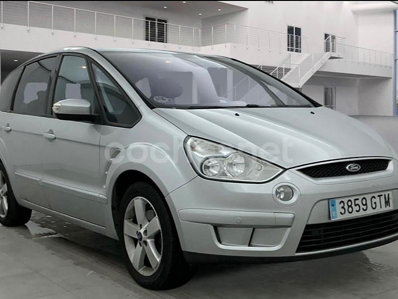 Usado Ford S-MAX Titanium 140 CV (102 kW) 2010 Gris / plata Monovolumen
