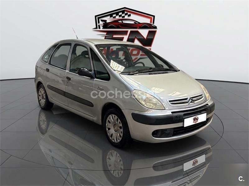 Usado Citroën Xsara Picasso Exclusive 95 CV (69 kW) 2006 Gris / plata Monovolumen