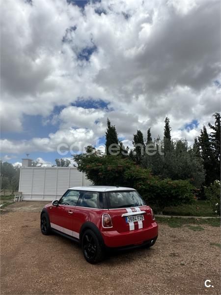 Usado Mini Cooper D 110 CV (80 kW) 2008 Rojo Utilitario