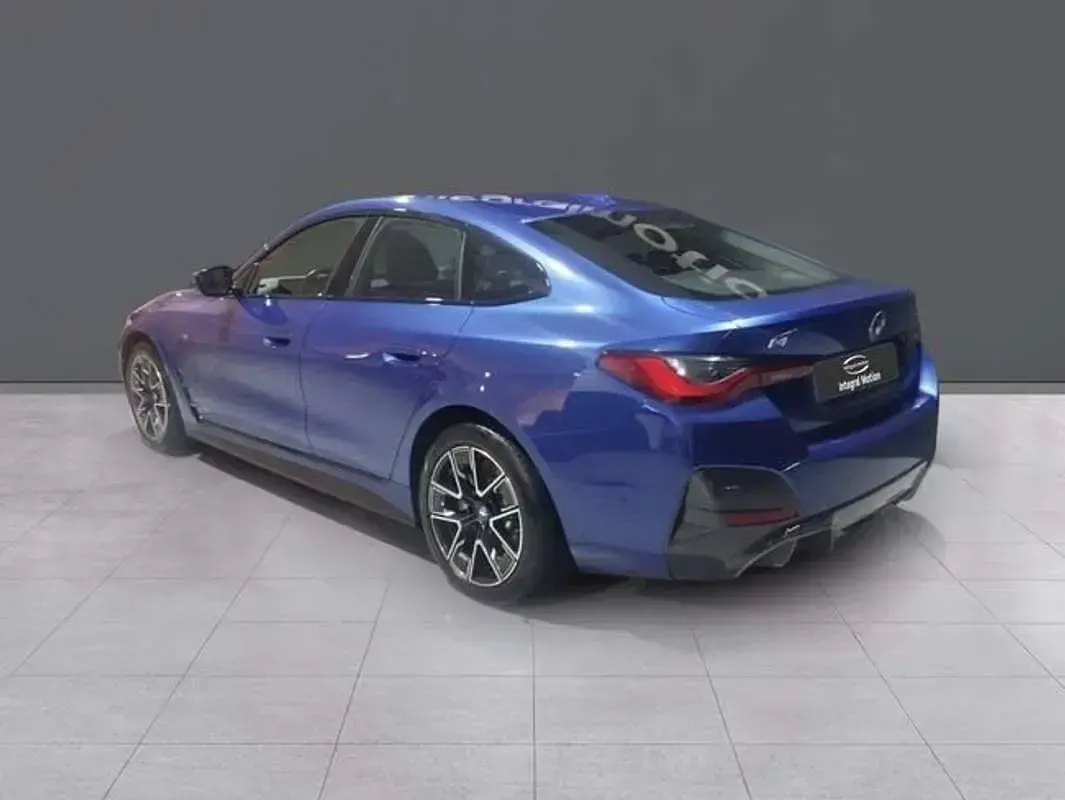 Usado BMW i4 250 kW (340 CV) 2022 Azul Berlina