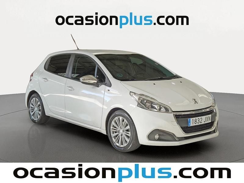Usado Peugeot 208 Style 100 CV (73 kW) 2017 Blanco Utilitario
