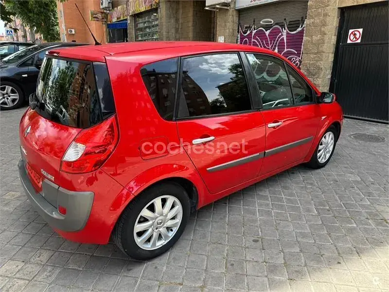 Usado Renault Scenic E-Tech Dynamique 130 CV (95 kW) 2009 Rojo Monovolumen
