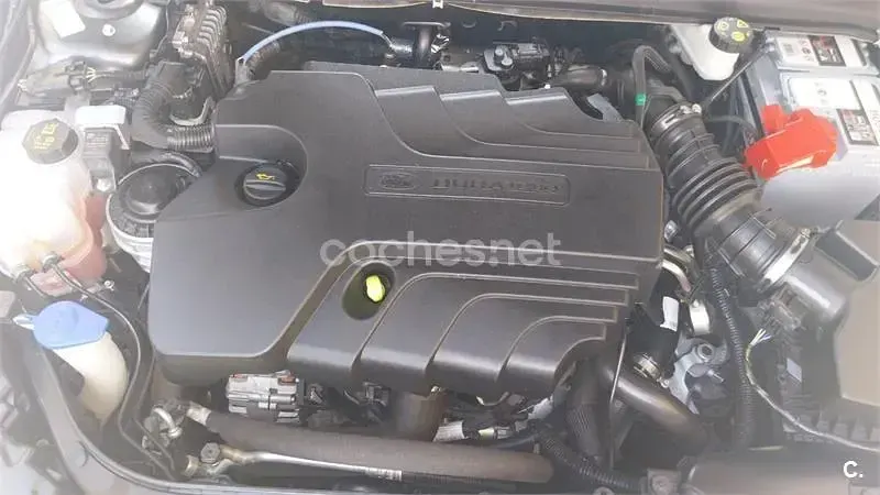 Usado Ford Mondeo Titanium 150 CV (110 kW) 2018 Gris / plata Berlina