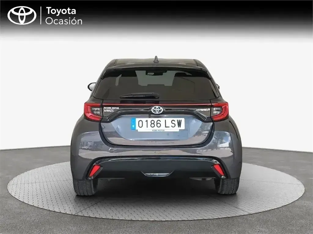 Occasion Toyota Yaris Hybrid Style 116 PK (85 kW) 2021 Grijs MPV