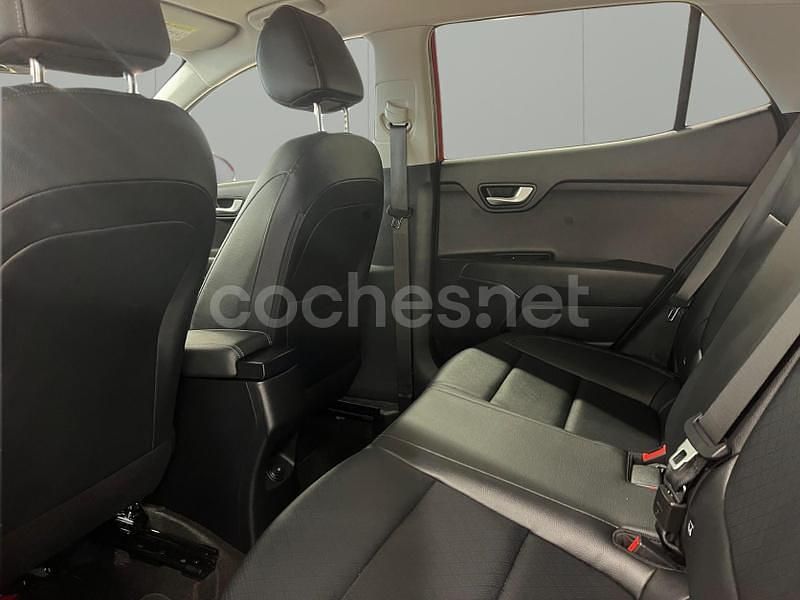 Usado Kia Stonic 120 CV (88 kW) 2019 Rojo SUV