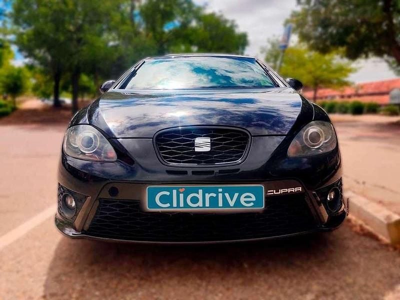Usado Seat Leon CUPRA 241 CV (177 kW) 2011 Negro Utilitario