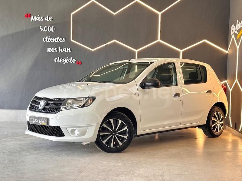 Usado Dacia Sandero Lauréate 75 CV (55 kW) 2015 Blanco Utilitario