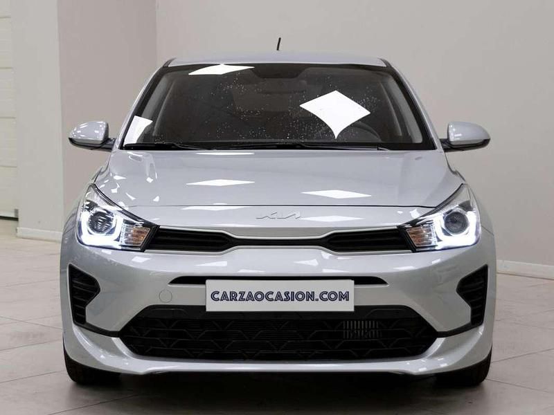 Usado Kia Rio 84 CV (61 kW) 2022 Plateado Utilitario