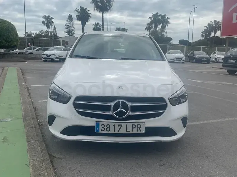 Usado Mercedes B180 116 CV (85 kW) 2021 Blanco Utilitario