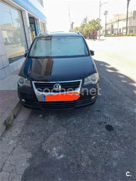 Usado VW Touran 105 CV (77 kW) 2010 Negro Monovolumen