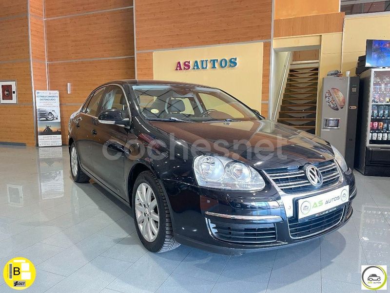 Negro Usado 2009 VW Jetta Sportline Berlina | 5990 € (Un poco caro) - Imagen 1/4