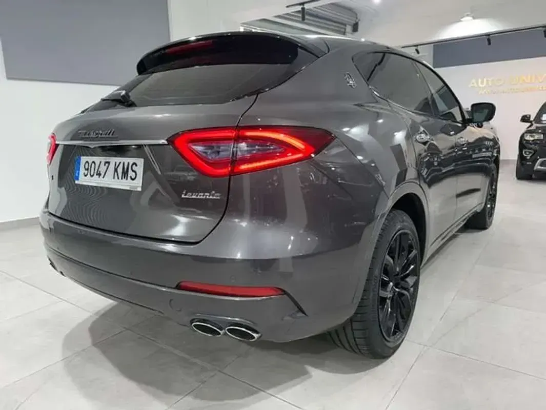 Usado Maserati Levante 275 CV (202 kW) 2018 Gris SUV
