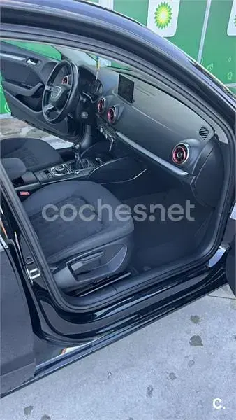 Usado Audi A3 Attraction 105 CV (77 kW) 2013 Negro Berlina