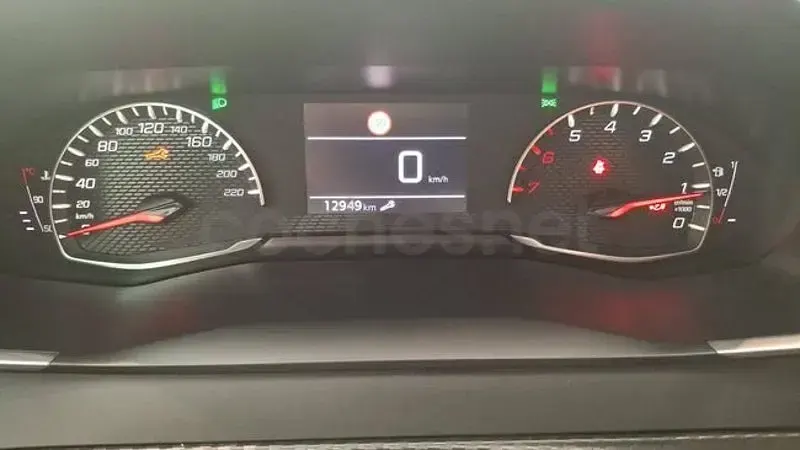 Usado Peugeot 208 Style 100 CV (73 kW) 2025 Blanco Utilitario