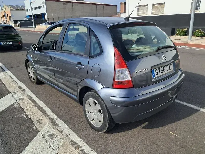 Usado Citroën C3 Furio 61 CV (44 kW) 2006 Gris / plata Berlina