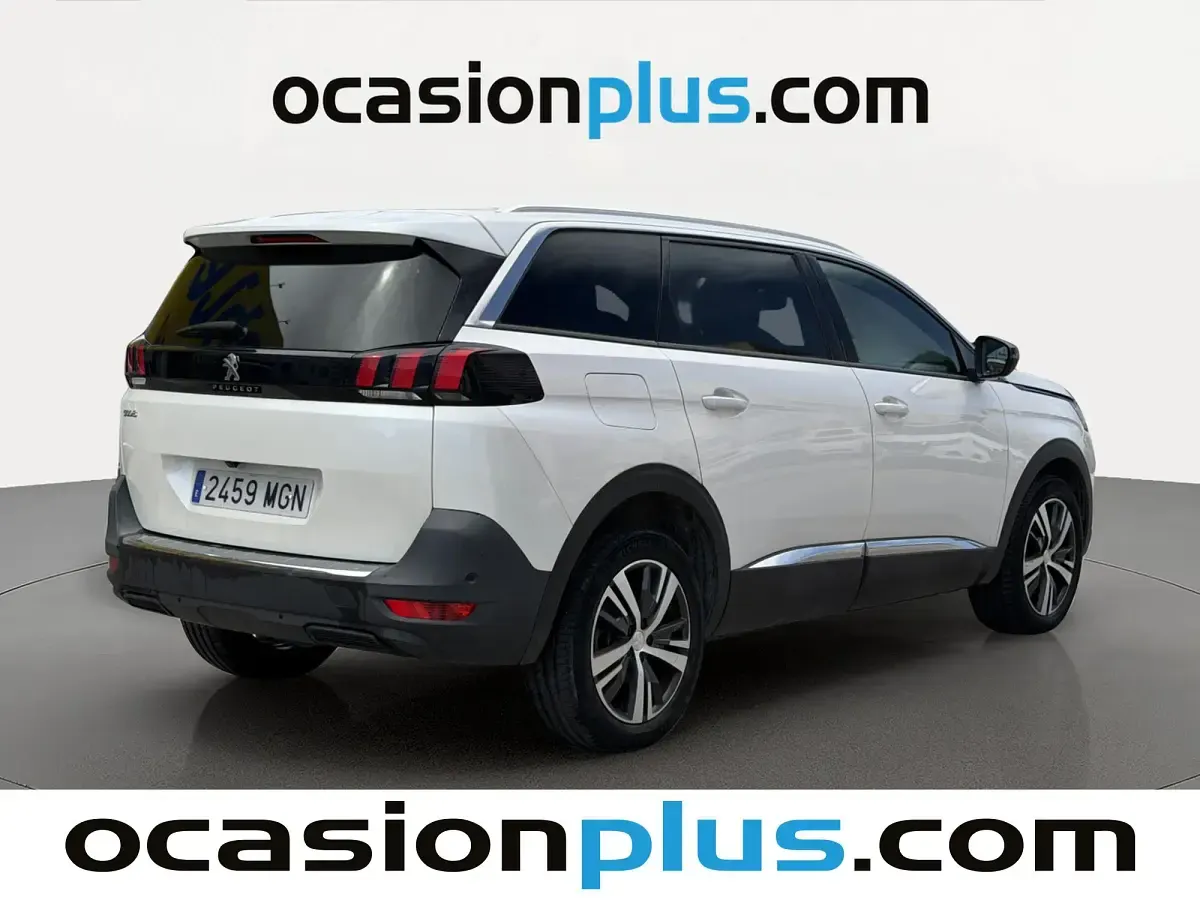 Używany Peugeot 5008 Allure 131 KM (96 kW) 2023 Biały SUV