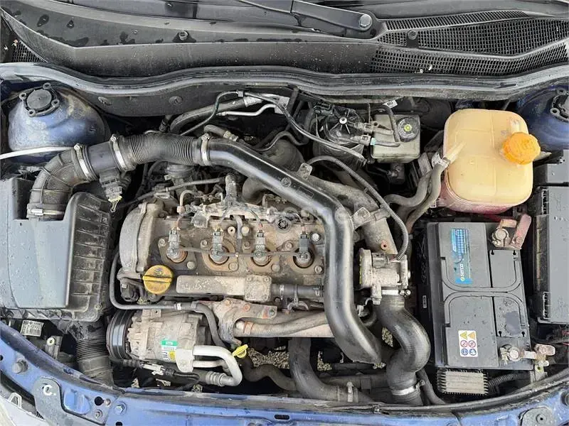 Usado Opel Astra Sport 100 CV (73 kW) 2007 Azul Berlina