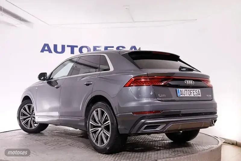 Usado Audi Q8 S-Line 286 CV (210 kW) 2019 Gris SUV